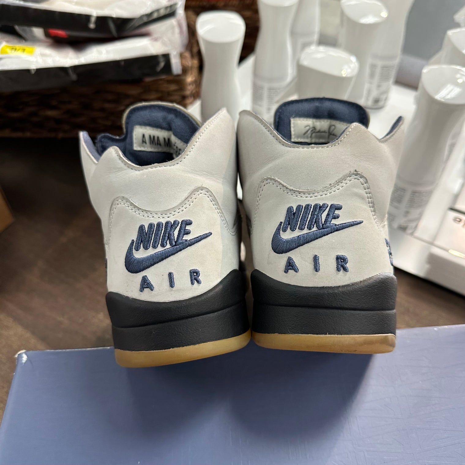 A Ma Maniere Jordan 5 Dawn (USED)