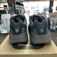 Mauve Yeezy 700 V2 (USED)