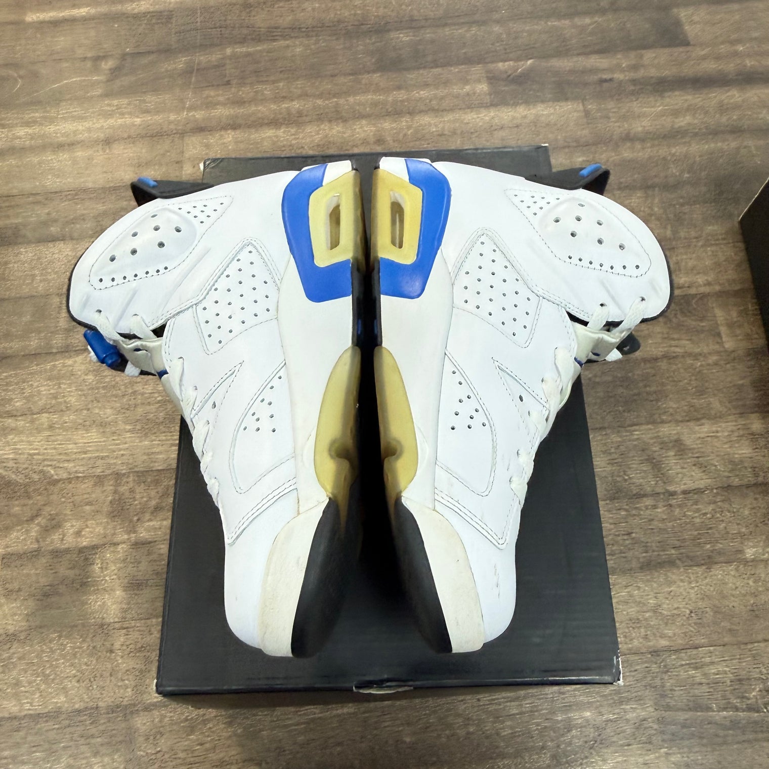 Sport Blue Jordan 6 Retro (USED)