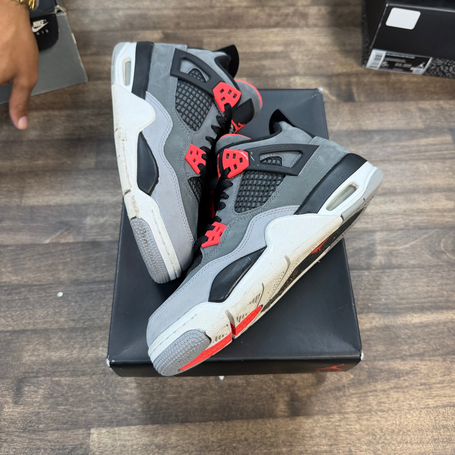 Infrared Jordan 4 Retro (GS) (USED)
