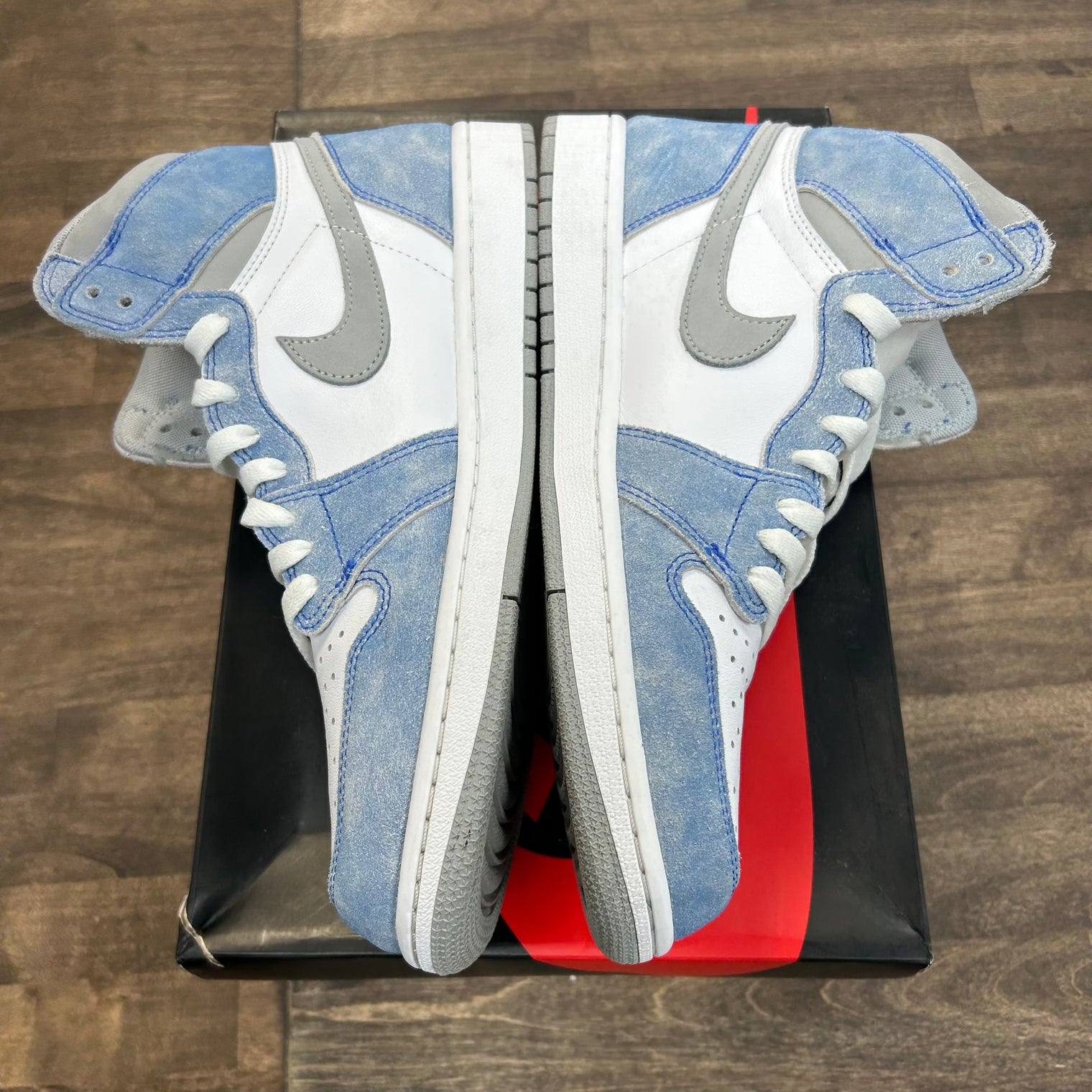 Hyper Royal Jordan 1 High (Used)