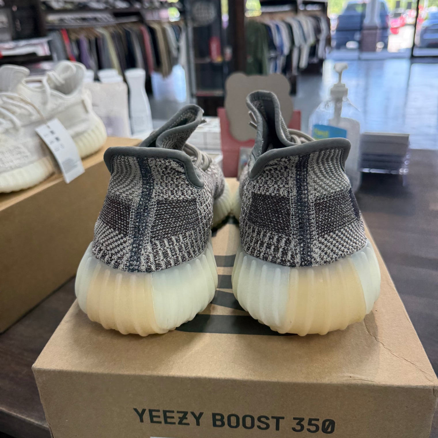 Zyon Yeezy 350 (Lightly Worn)