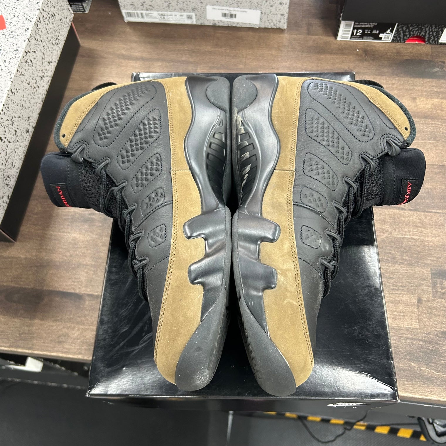 Olive Jordan 9 Retro (2024) (USED)