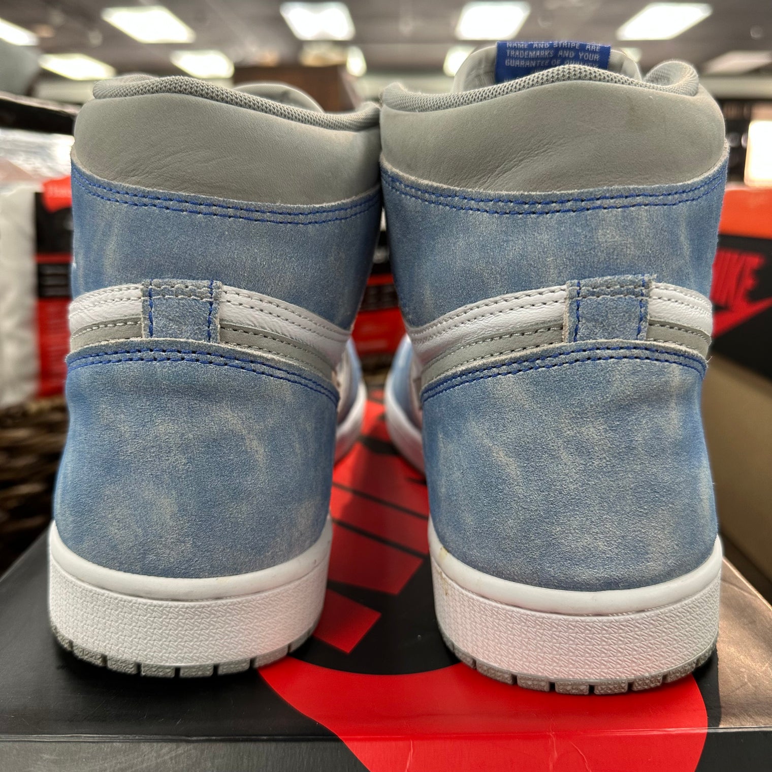 Hyper Royal Smoke Grey Jordan 1 Retro High (USED)