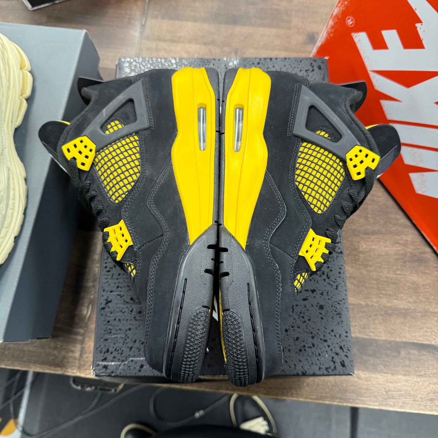 Thunder Jordan 4 Retro (Lightly Worn)