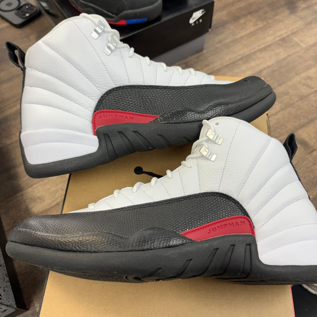 Taxi Flip Jordan 12 Retro (USED)