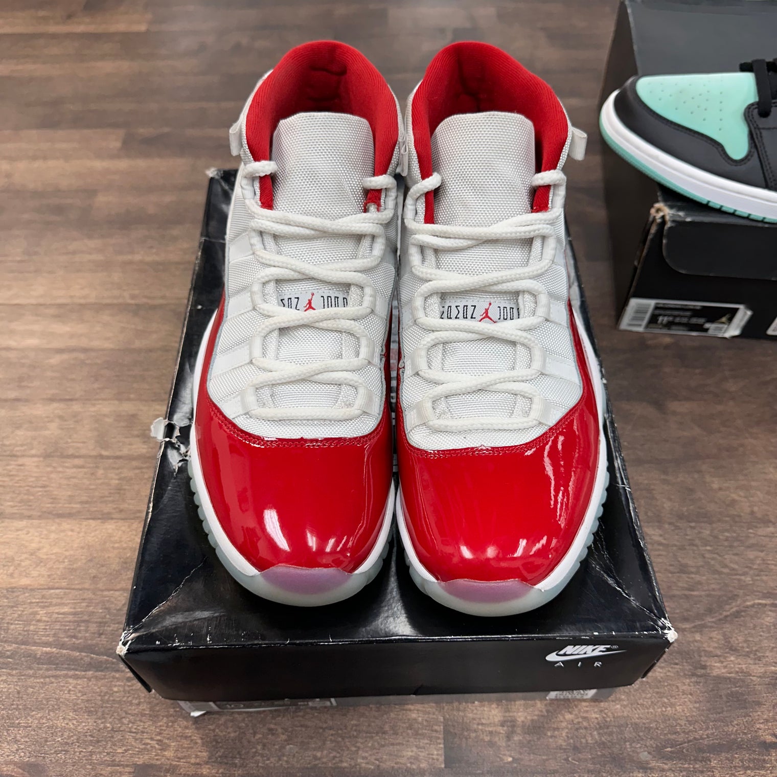 Cherry Jordan 11 (USED)