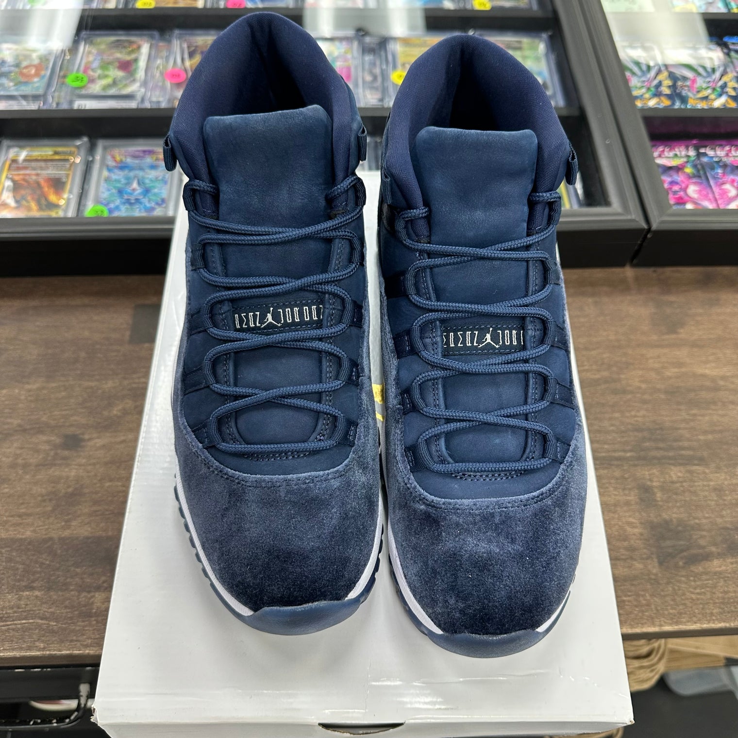 Midnight Navy Jordan 11 (W) (USED)