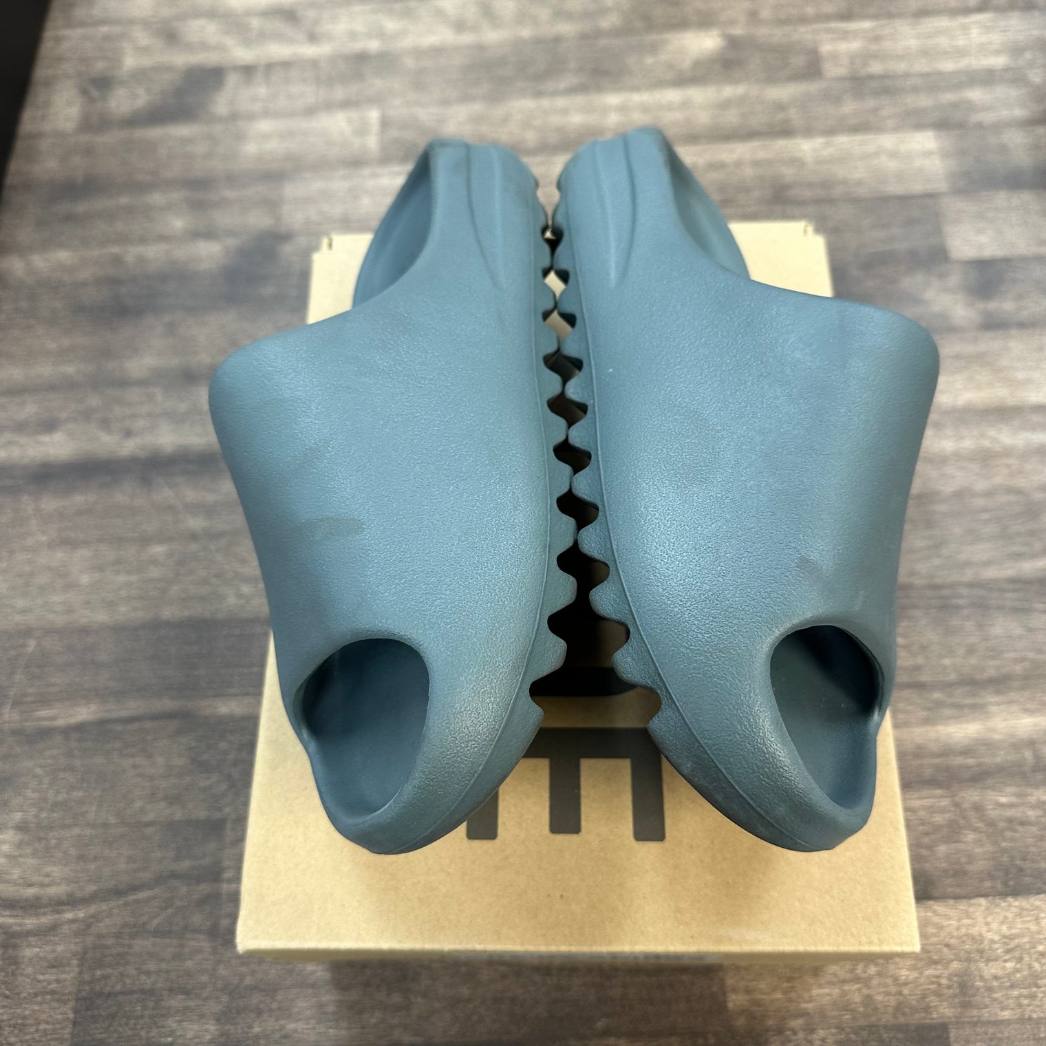 Slate Marine Yeezy Slide (USED)