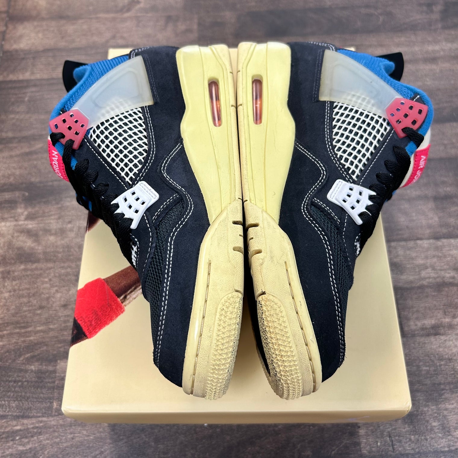 Union LA Off Noir Jordan 4 (USED)