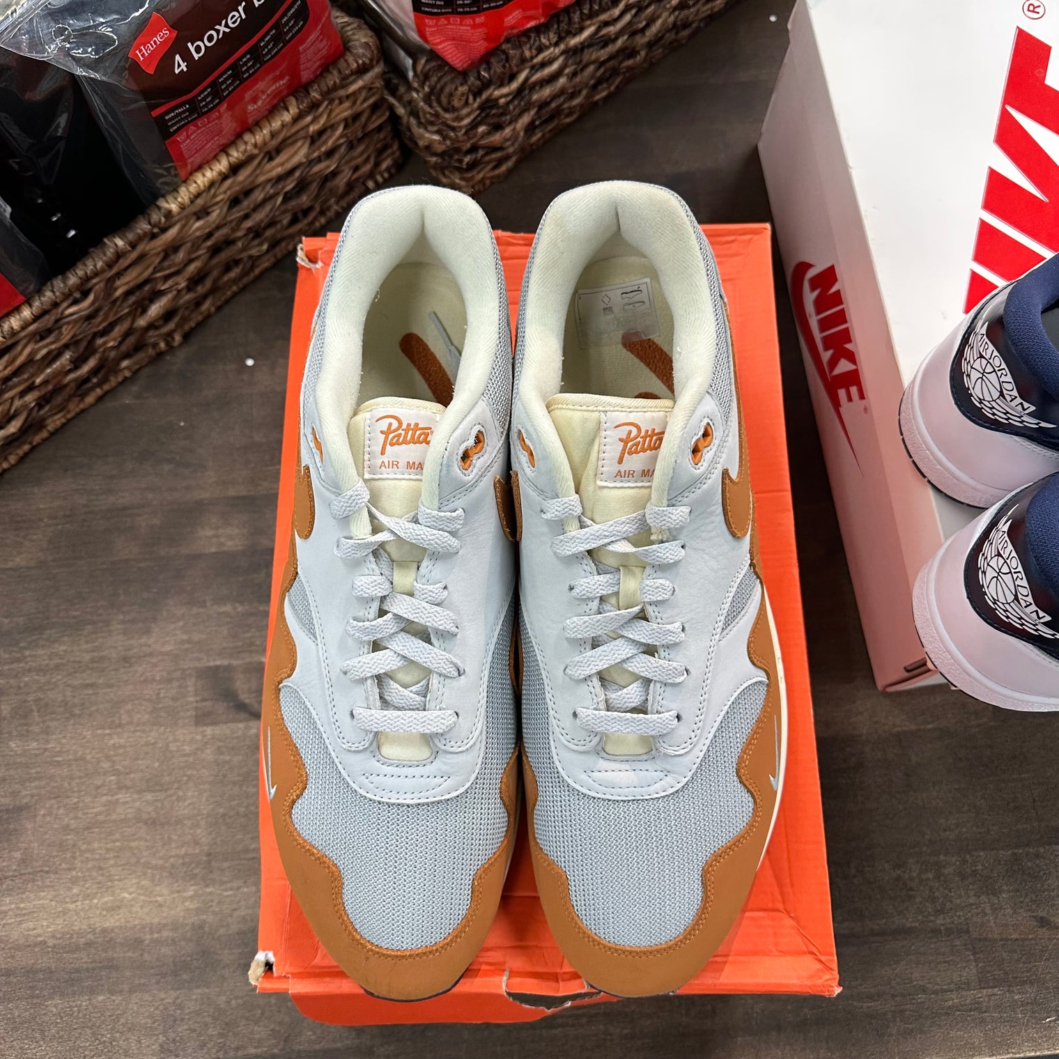 Patta Monarch Nike Air Max 1 (USED, Replacement Box)