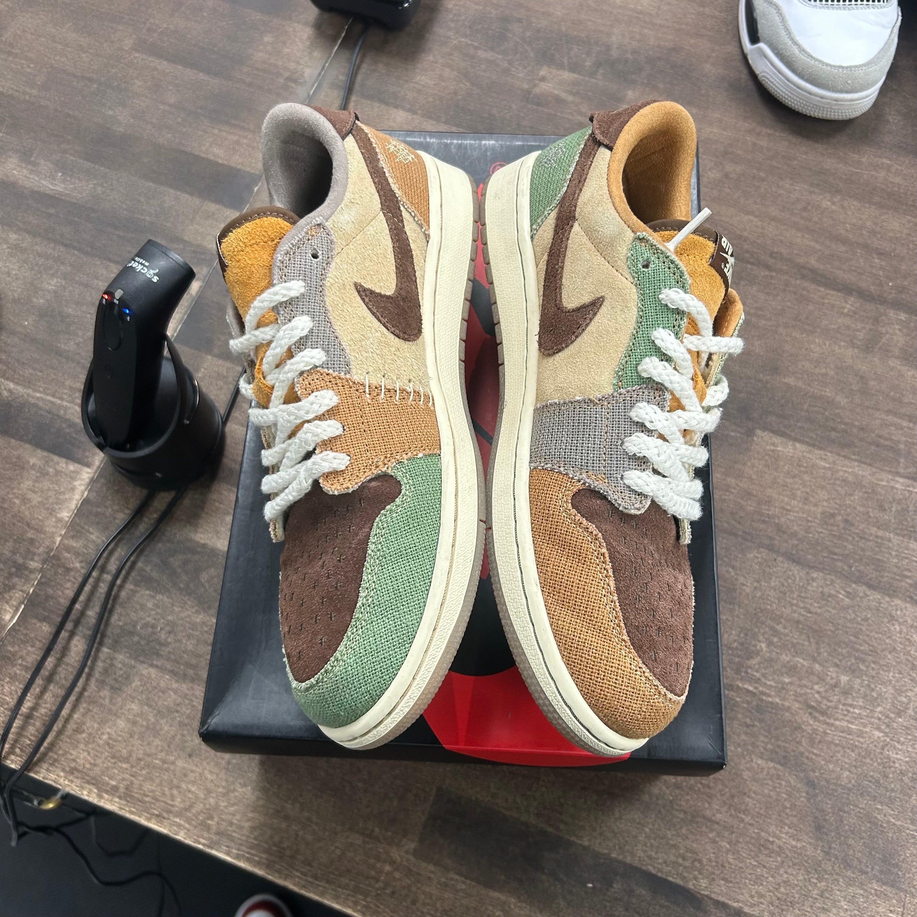 Jordan 1 Retro Low OG Zion Williamson Voodoo (US 10.5) (USED) Size 10.5 (Pre-Owned) - Image 3