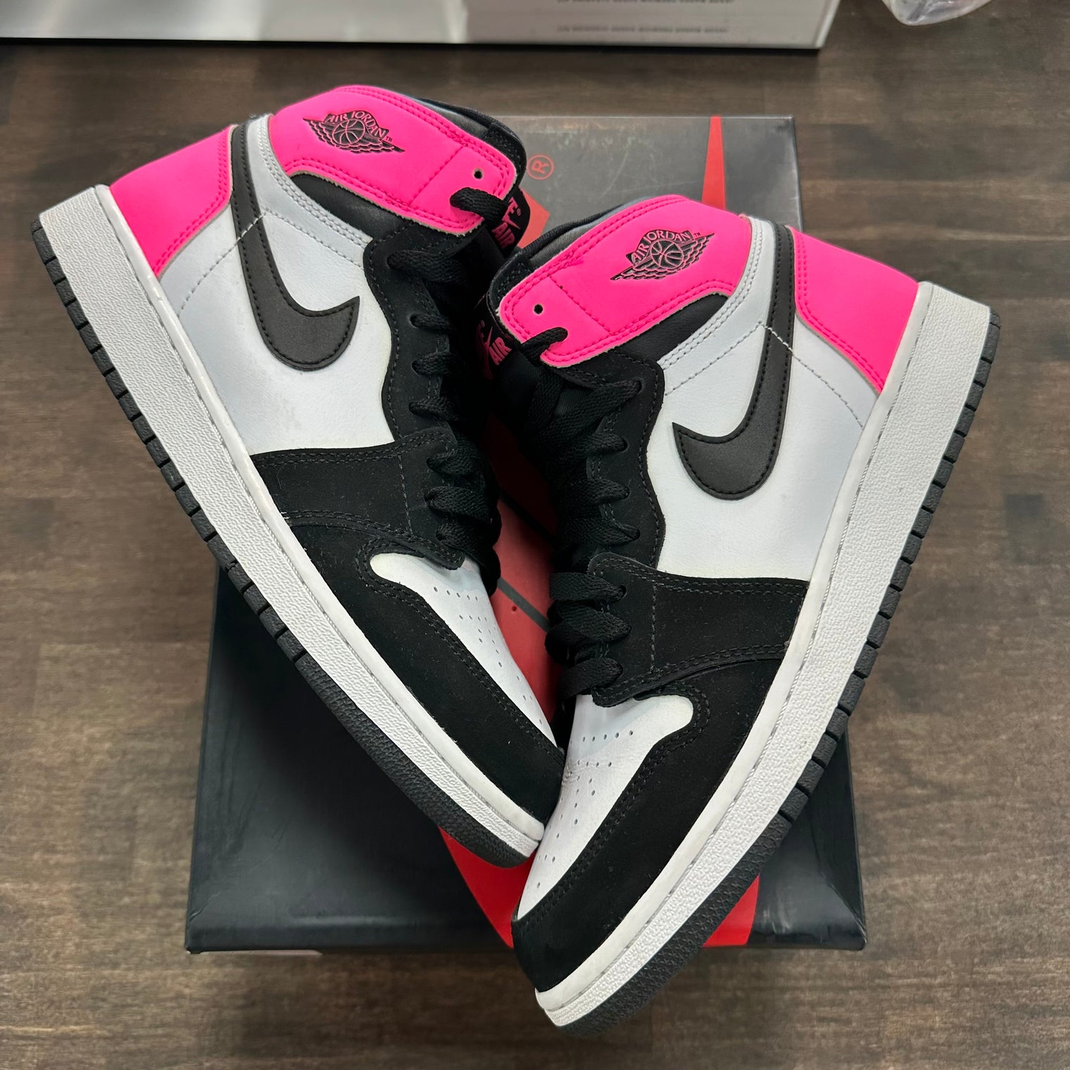 (GS) Valentine's Day Jordan 1 Mid (2017) (USED)