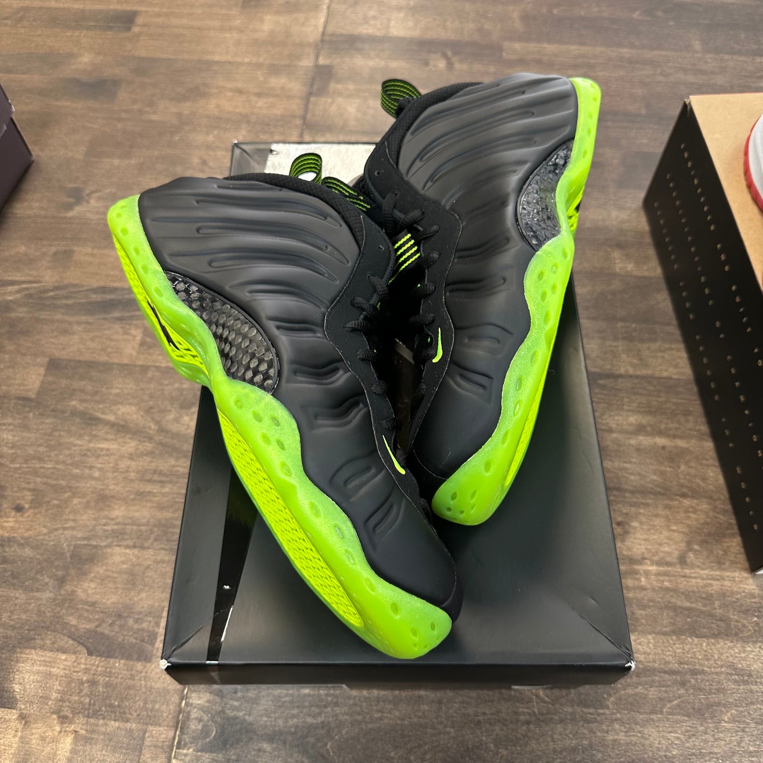 Black Volt Foamposite (USED)