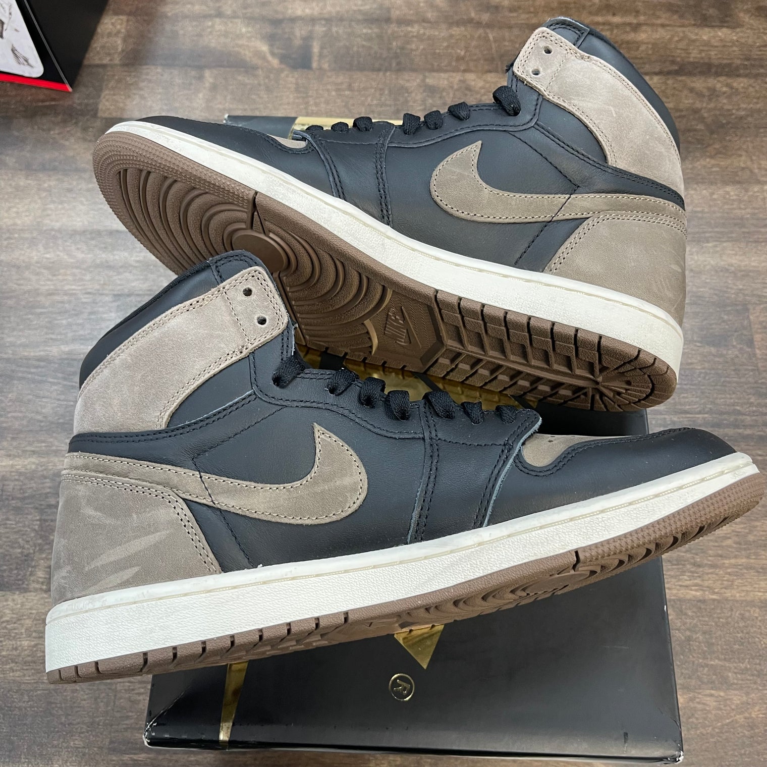 Palomino Jordan 1 High  (USED)