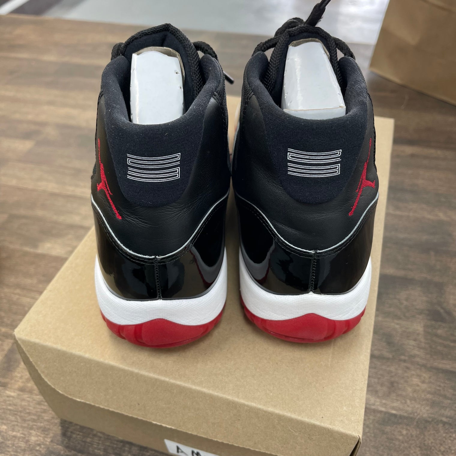 Bred Jordan 11 (2019) (USED,No  Box)