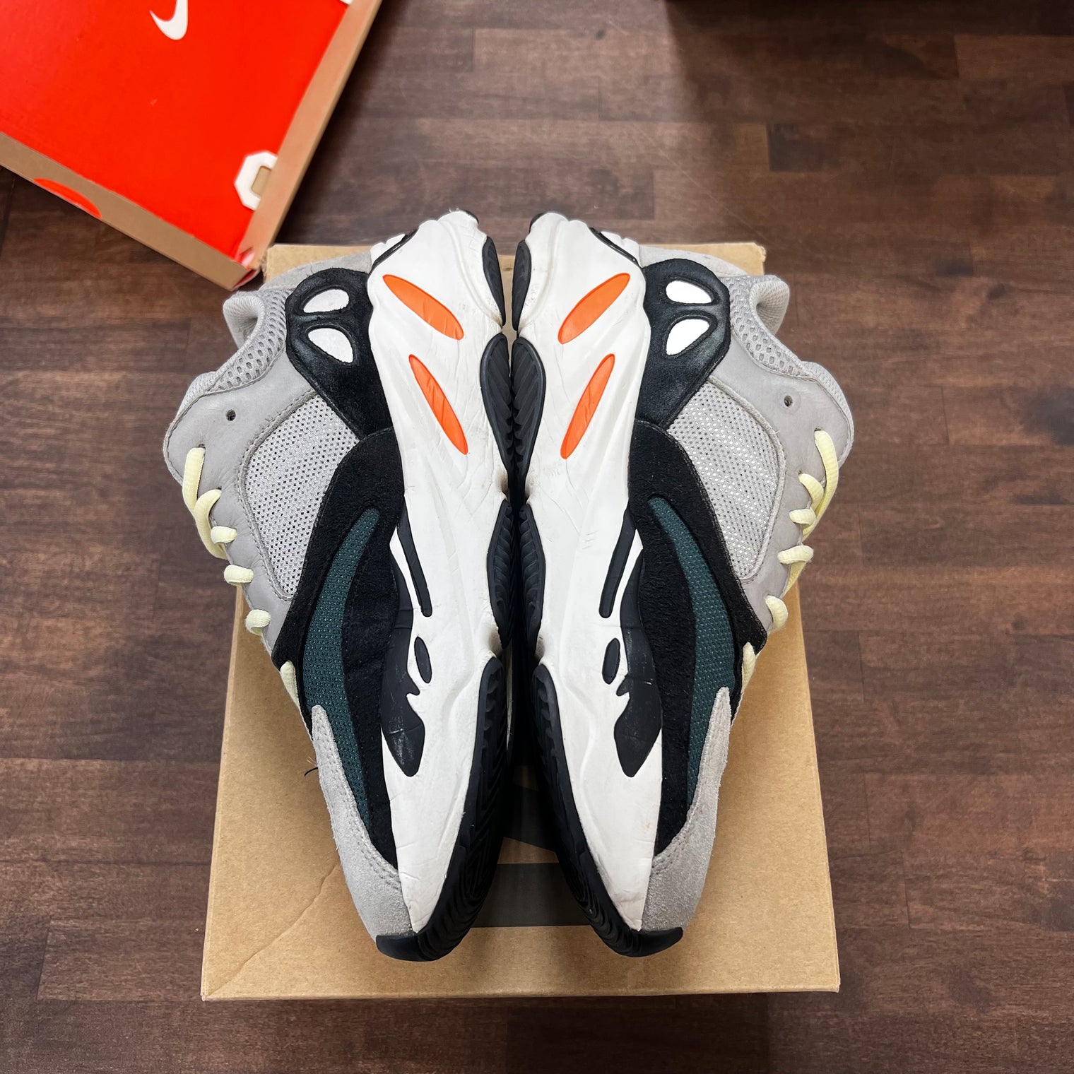 Waverunner Yeezy 700 (USED)