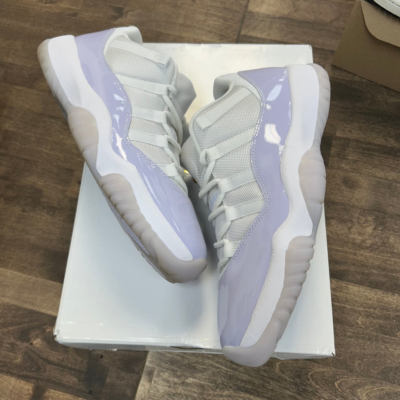 Pure Violet Jordan 11 Low (W) (USED)