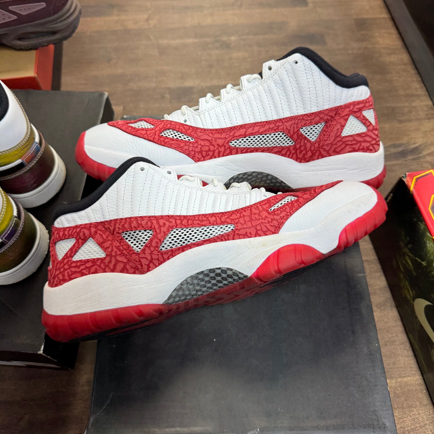 White Gym Red Jordan 11 Low IE (USED)
