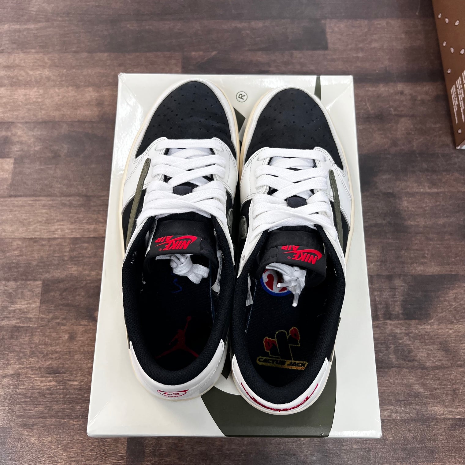 Travis Scott Olive Jordan 1 Low (W) (USED)