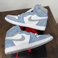 Hyper Royal Jordan 1 High (Lightly Worn)