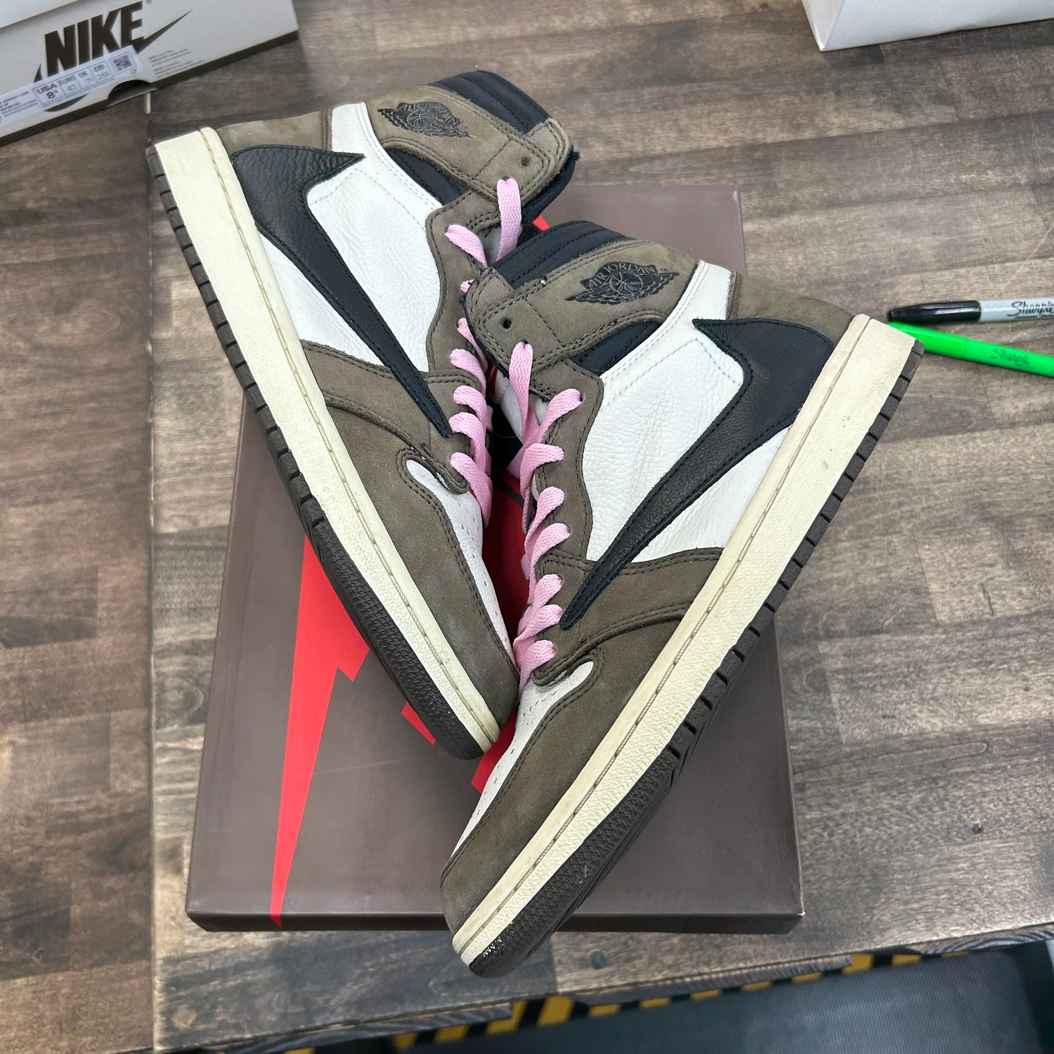 Travis Scott Mocha Jordan 1 High OG SP (USED)
