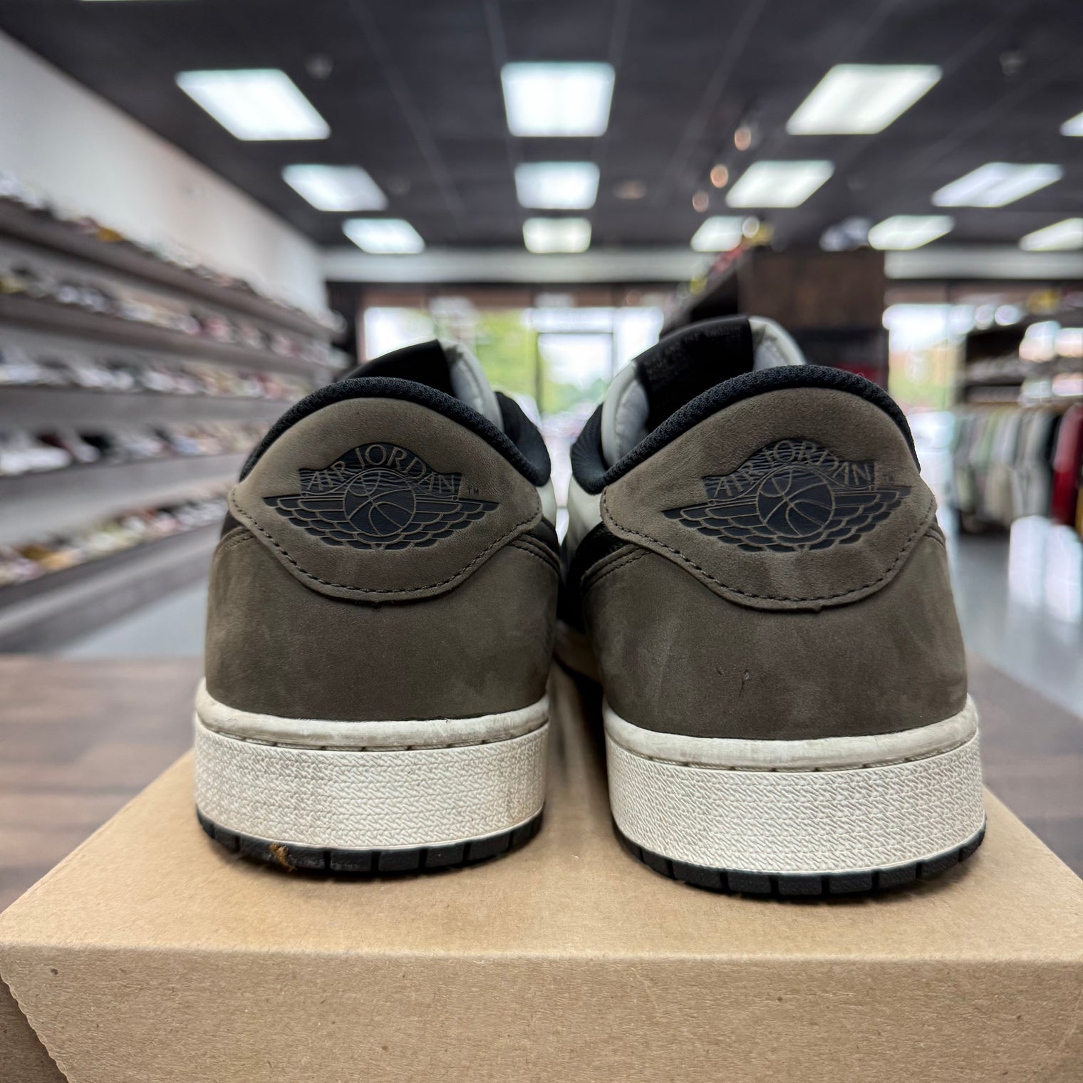 Mocha Jordan 1 Low (USED)