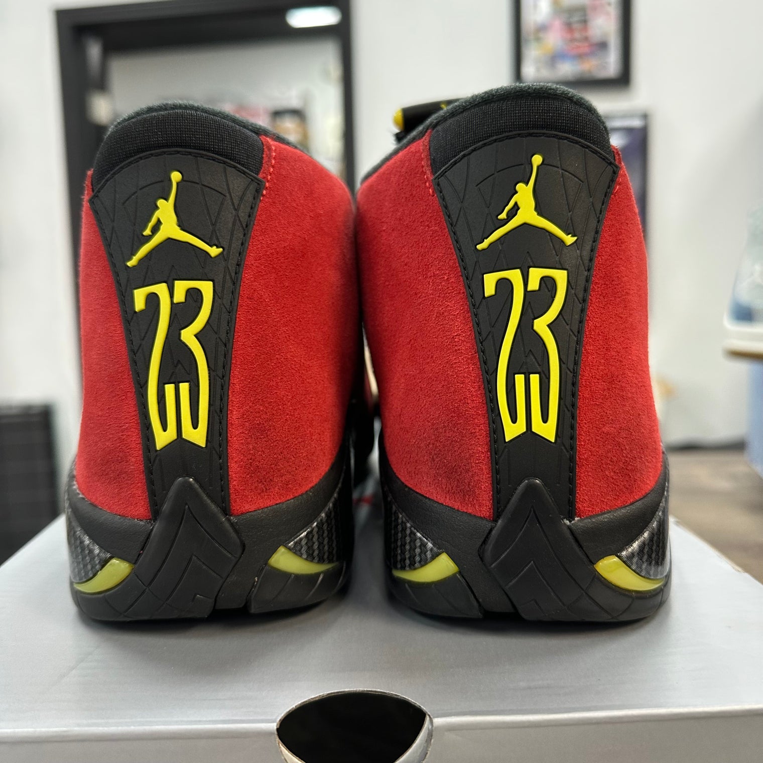 Jordan 14 Retro Ferrari (2025) (US 8.5) (USED)
