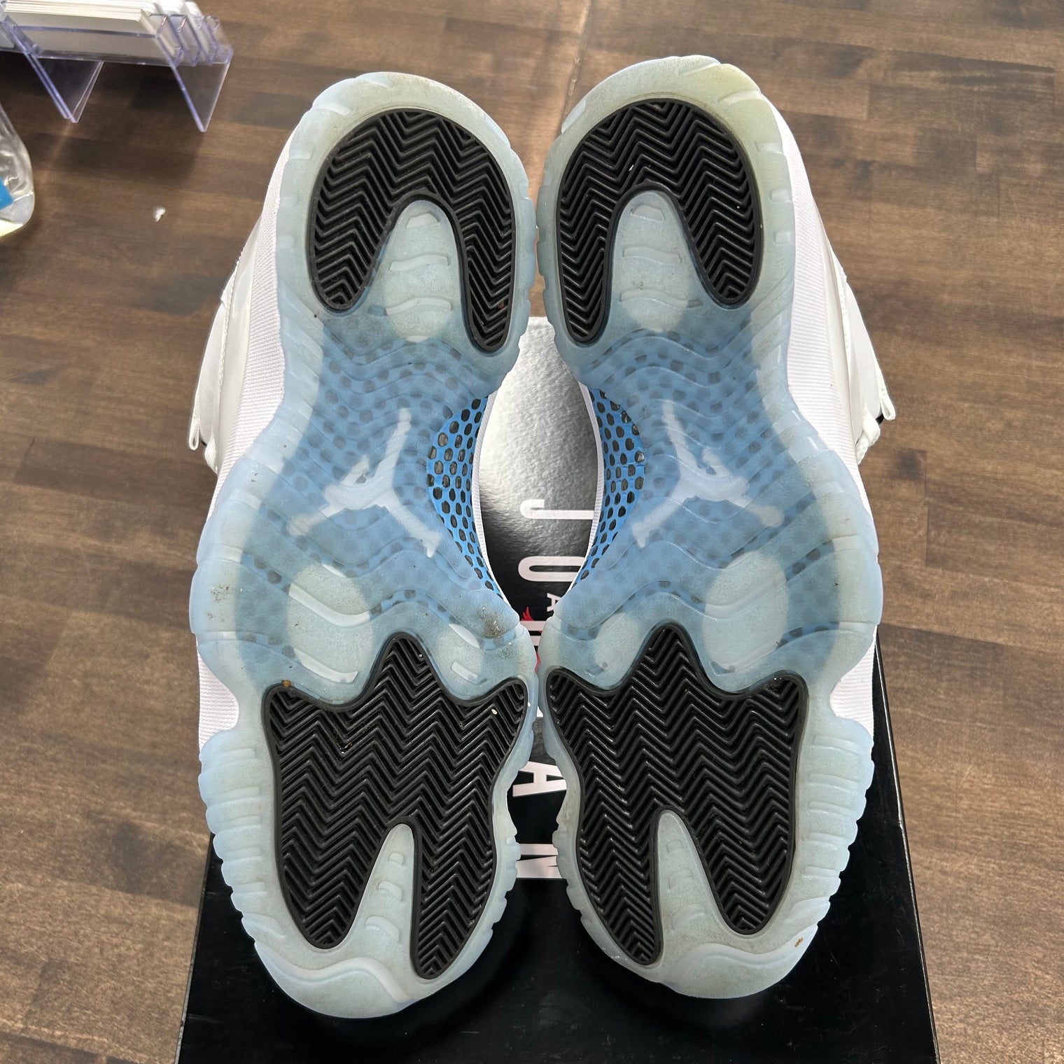 Legend Blue Jordan 11 2024 (USED)
