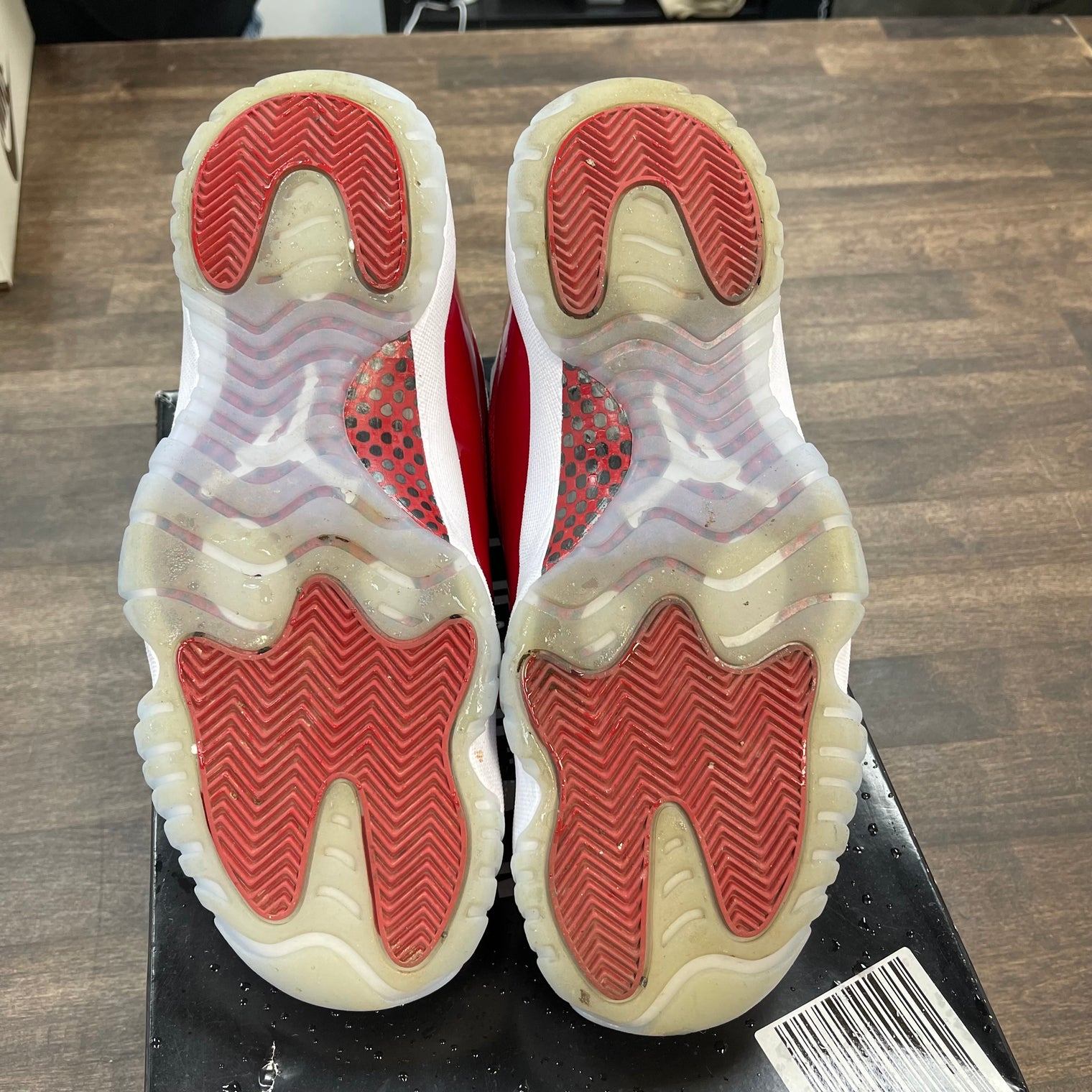 Cherry Jordan 11 (USED)