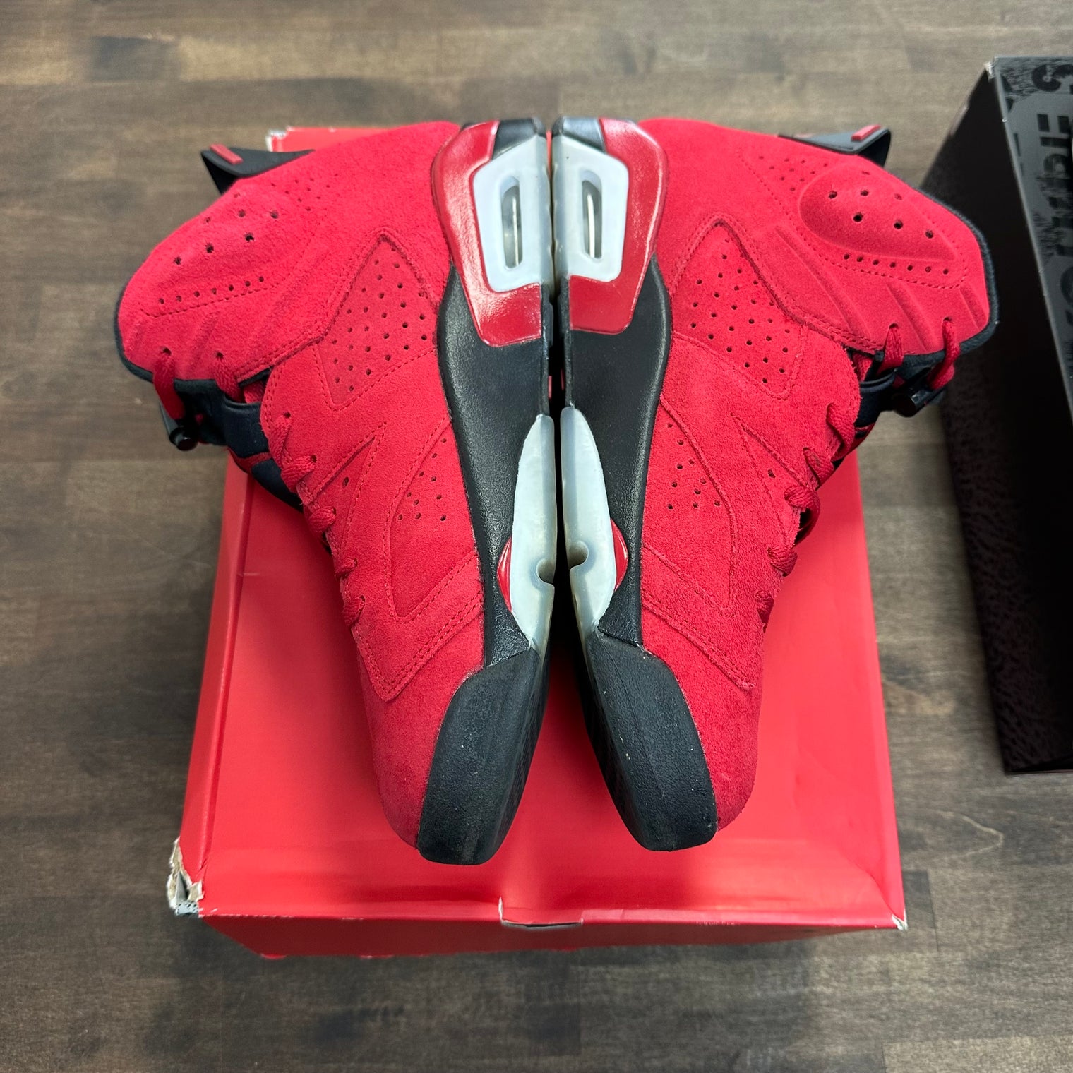 Toro Red Jordan 6 (USED)