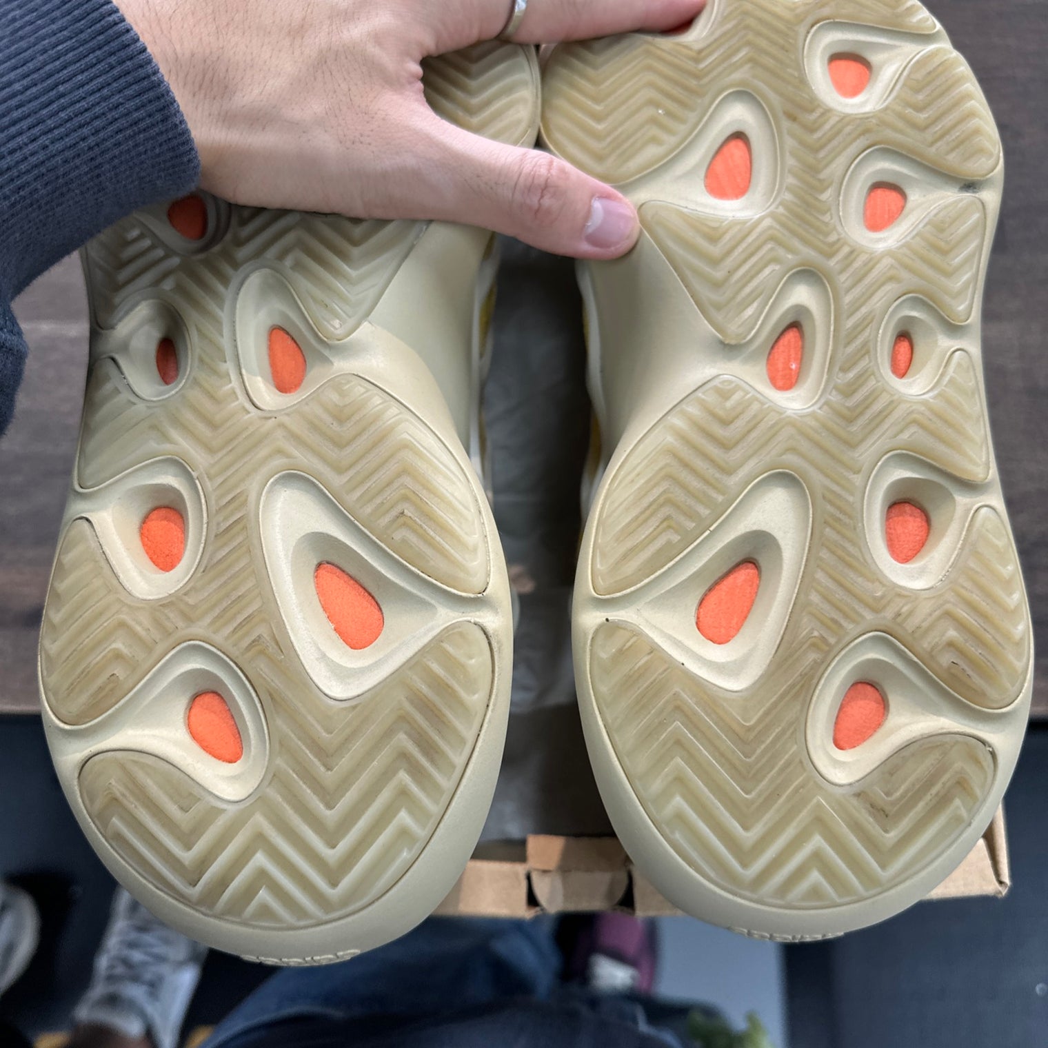 Safflower Yeezy 700 V3 (USED)