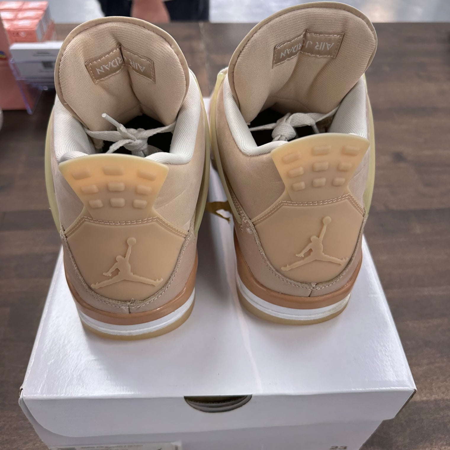(W) Shimmer Jordan 4 (USED)