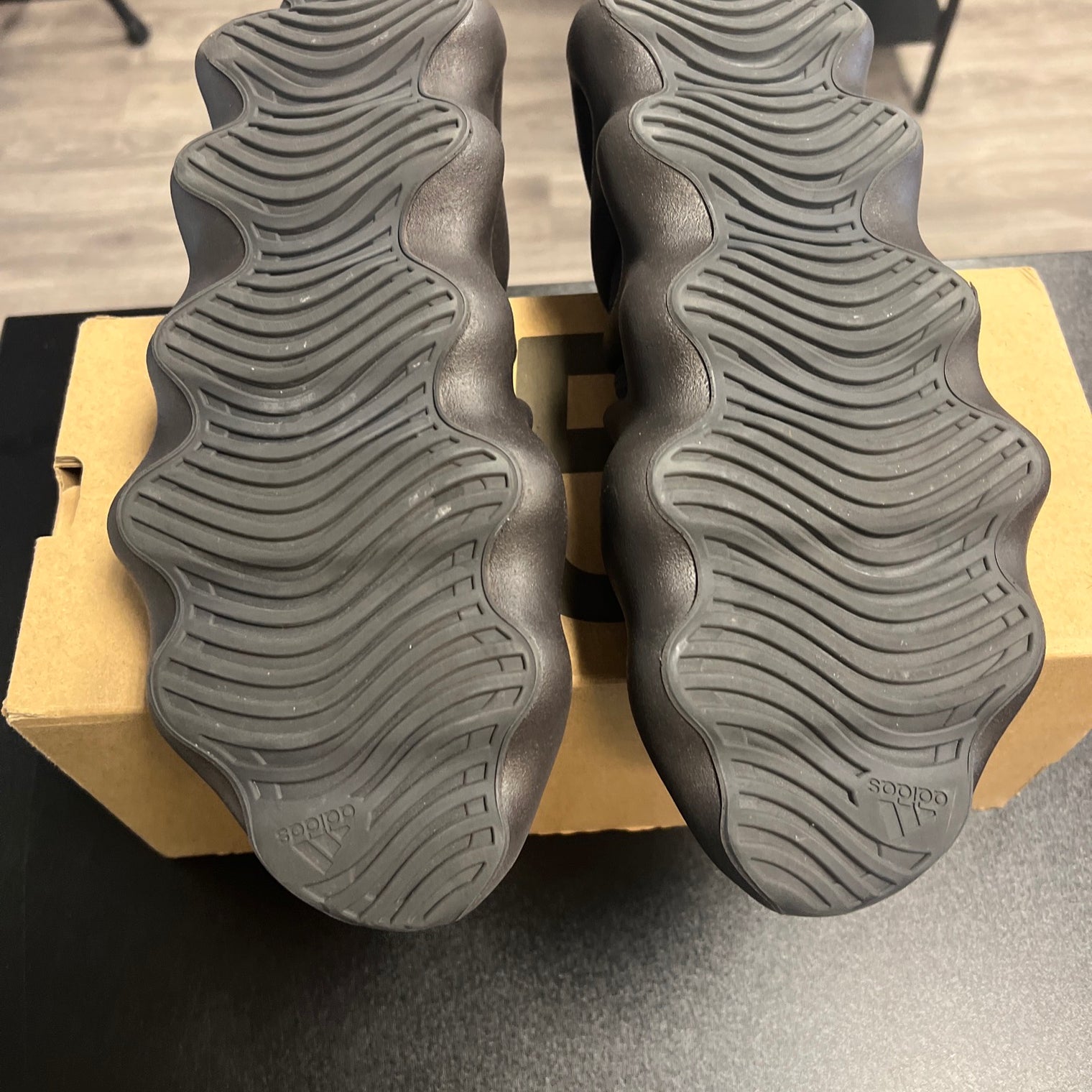 Utility Black 450 (USED)