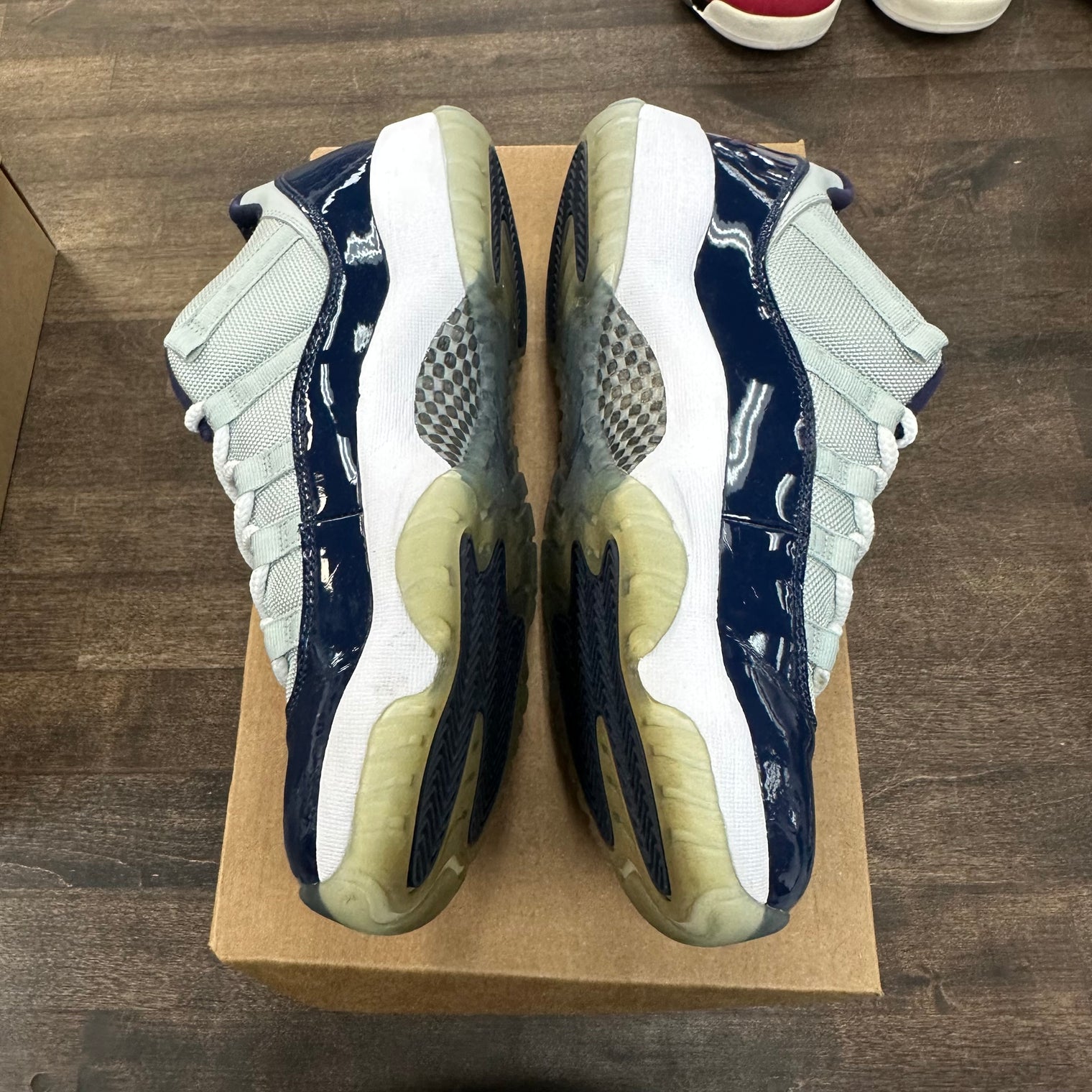 Georgetown Jordan 11 Low (USED, No Box)
