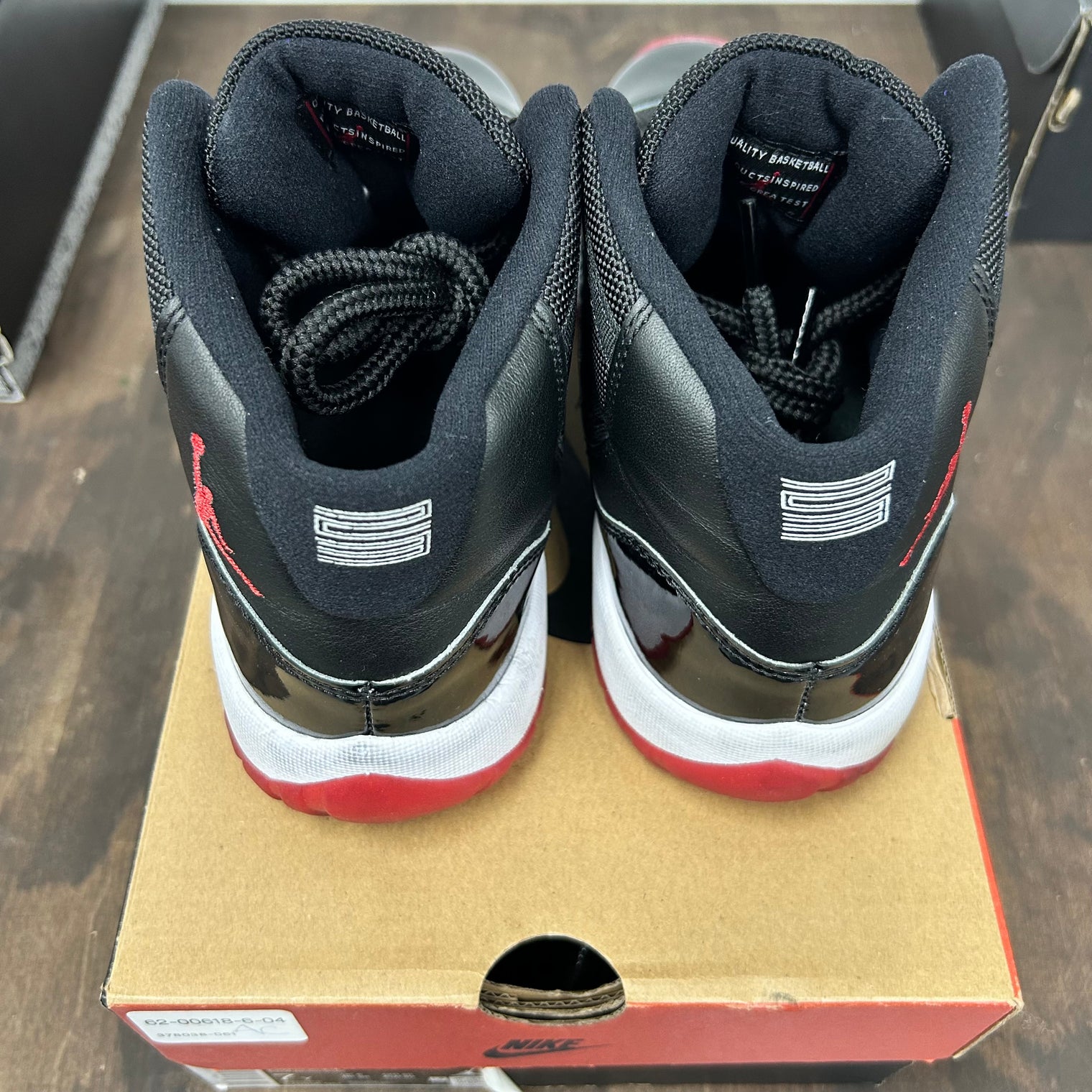 Bred Jordan 11 (2019) (USED)