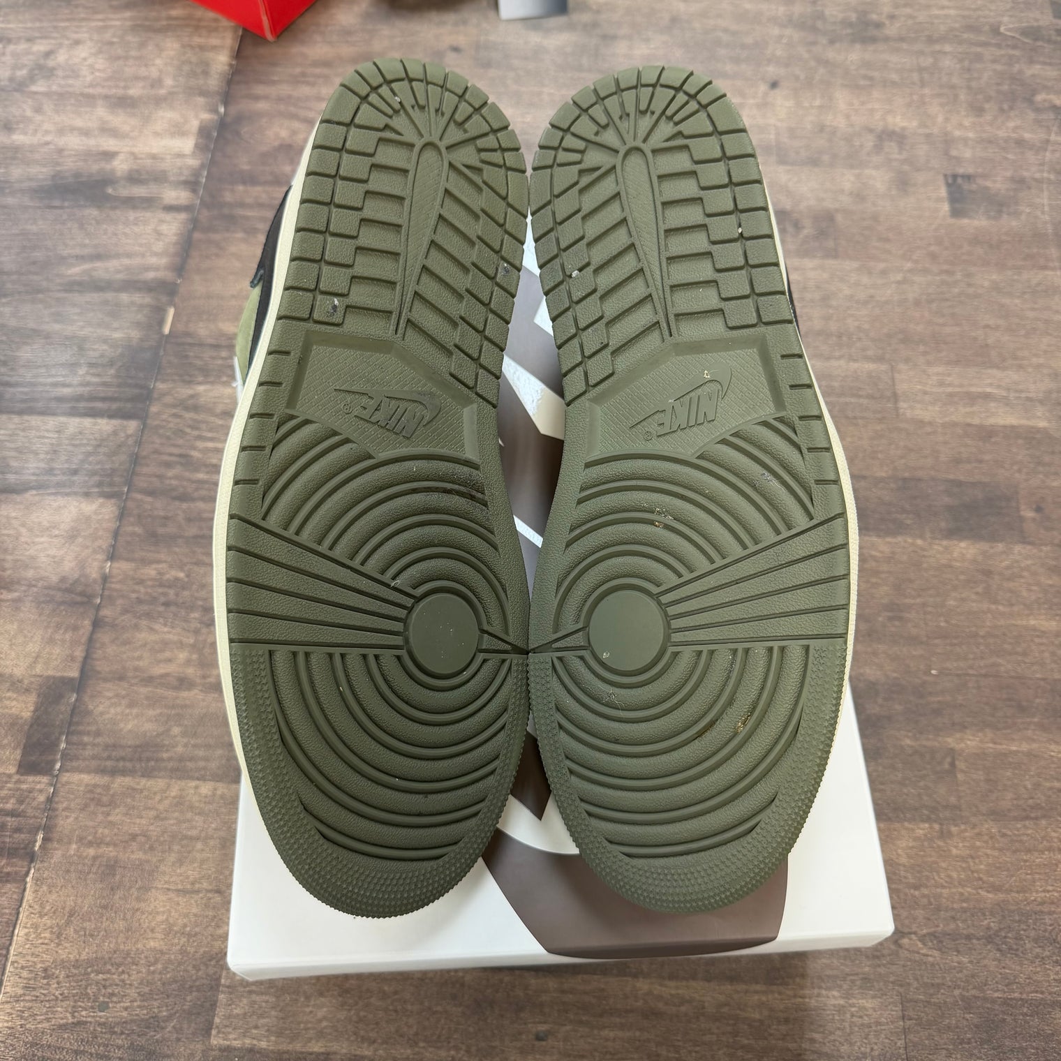 Travis Scott Medium Olive Jordan 1 Low OG SP (USED)