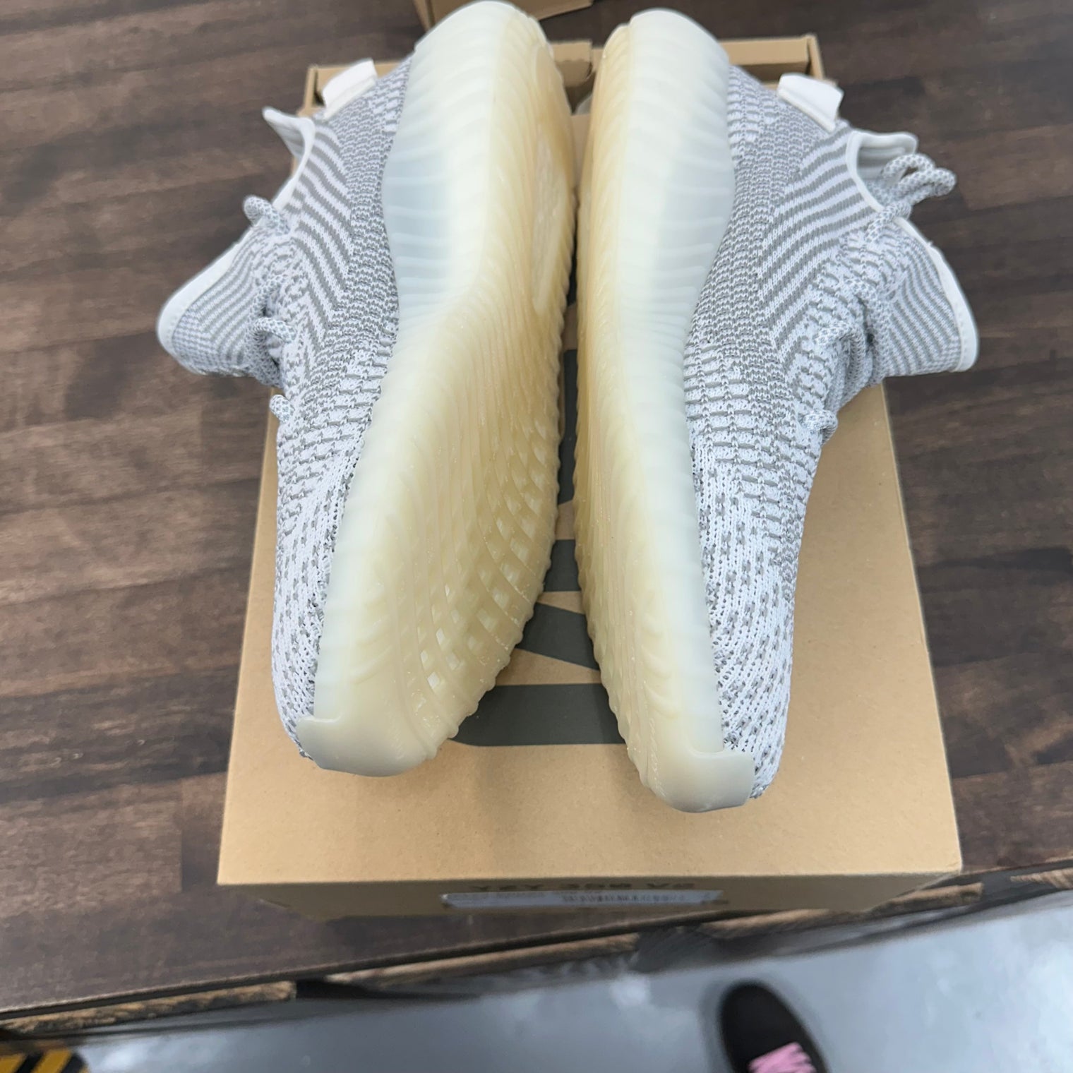 Static Yeezy 350 (USED)