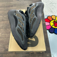 Clay Brown Yeezy 700 V3 (USED)