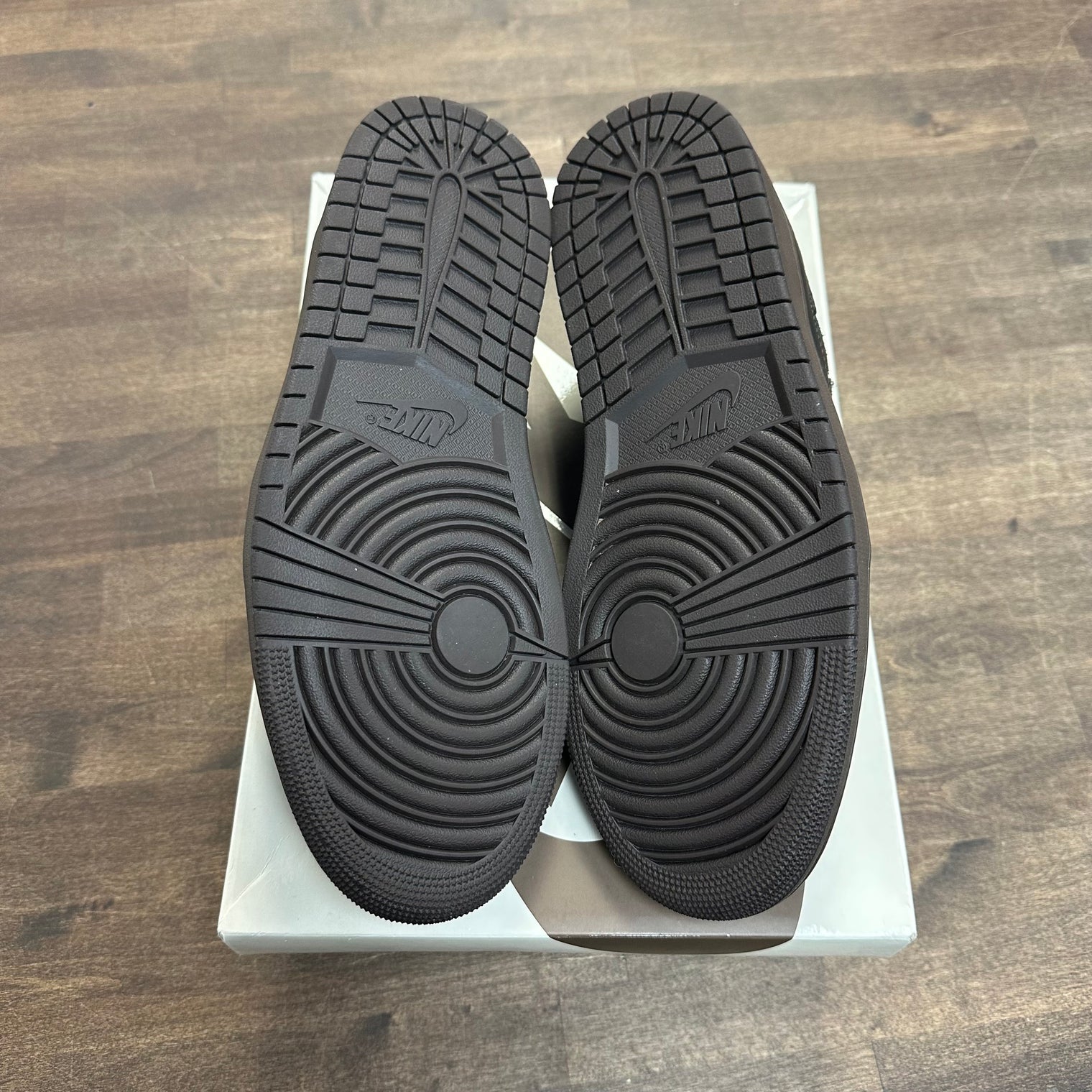Velvet Brown Travis Scott Jordan 1 Low OG SP (USED)