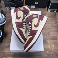 Split Beach Cherrywood Red Jordan 1 Mid SE (W) (USED)