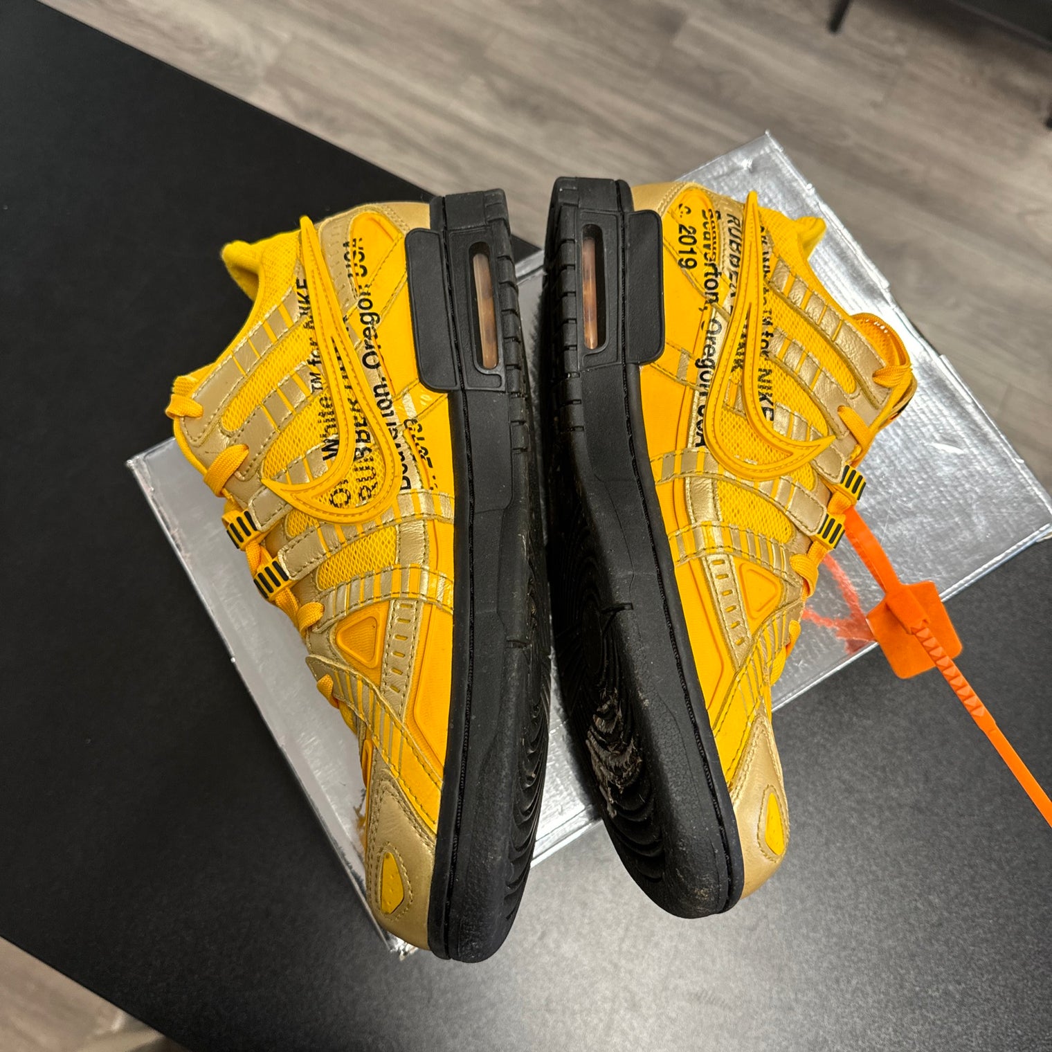 Off White Dunk Low University Gold (USED)