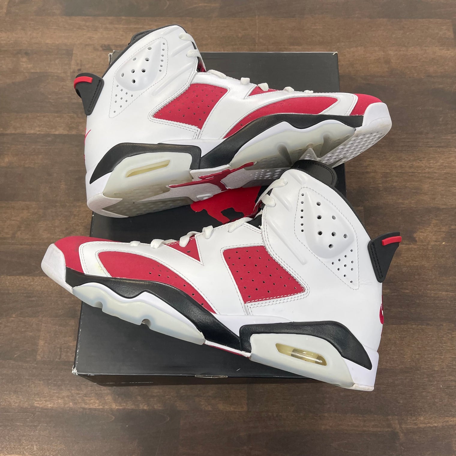 Carmine Jordan 6 Retro (2021) (USED)