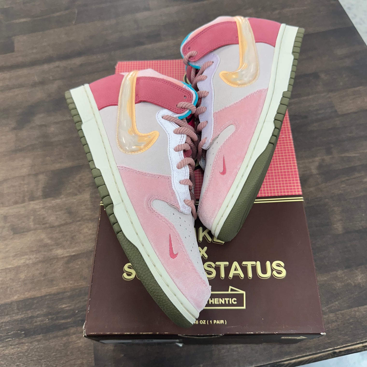 Strawberry Milk Sb Dunk Low (USED)