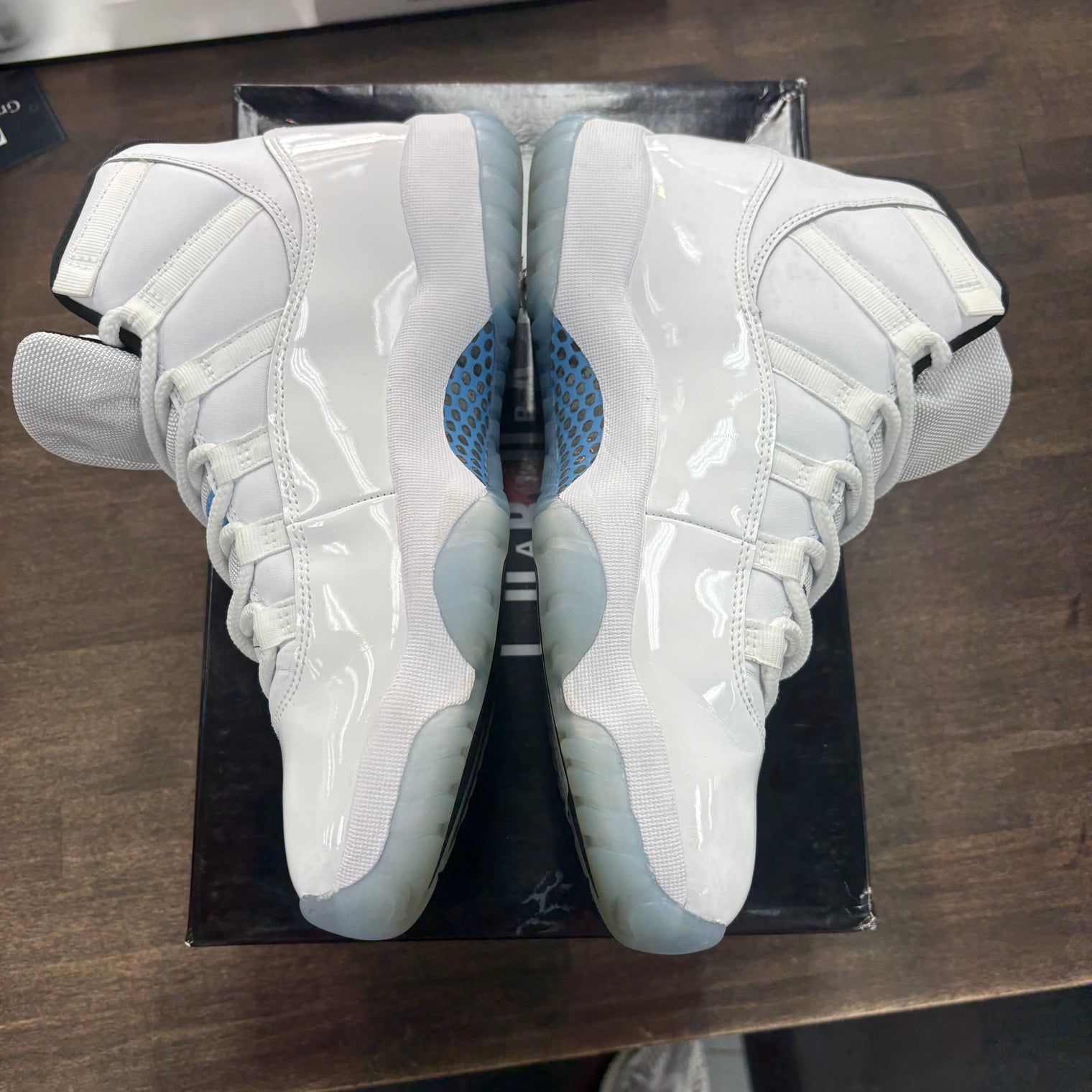 Legend Blue Jordan 11 (2024) (USED)