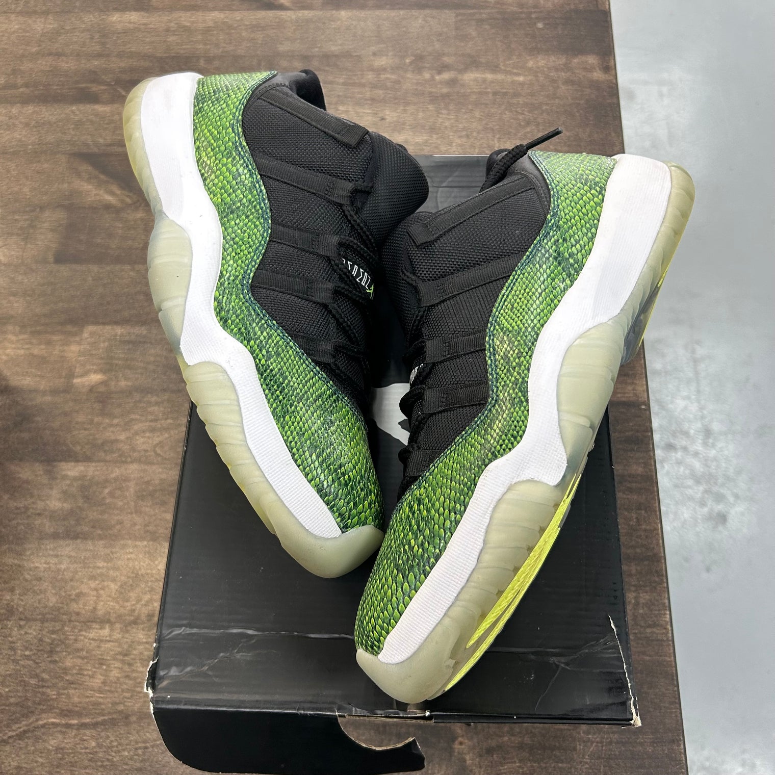 Air Jordan 11 Retro Low Green Snakeskin (Used)