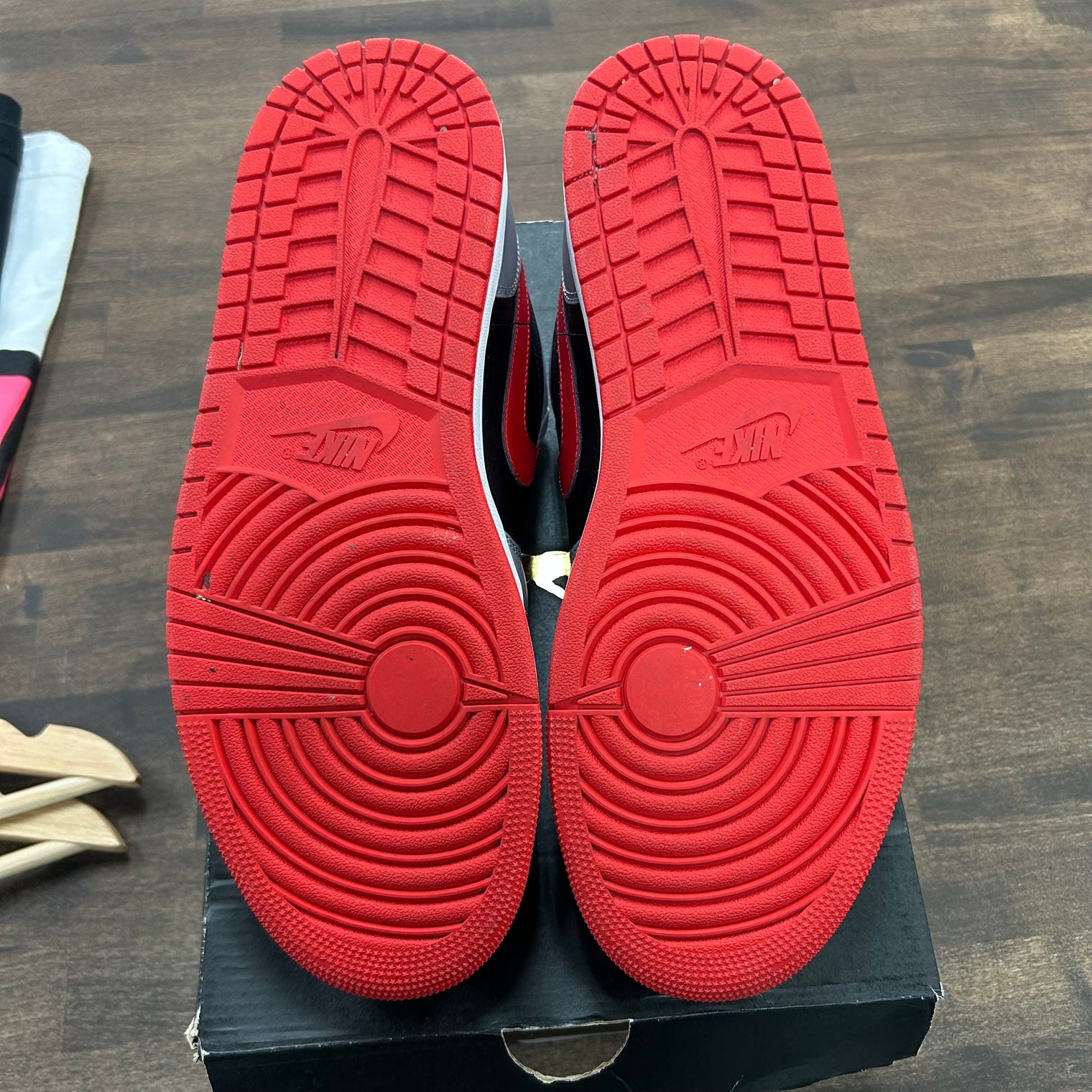 Black Light Smoke Grey Gym Red Jordan 1 Low (USED)