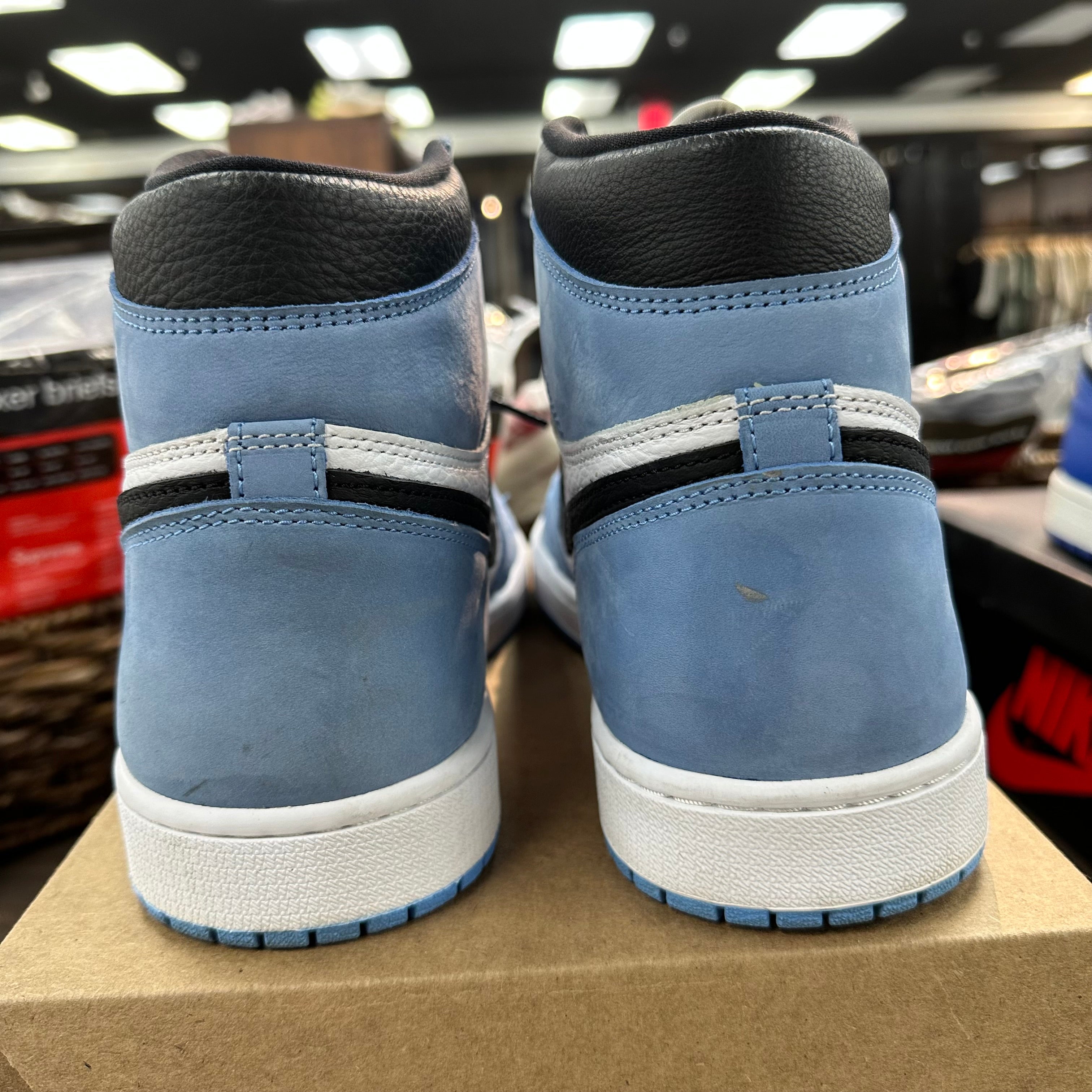 Jordan 1 Retro High OG University Blue Size 12 (Pre-Owned)