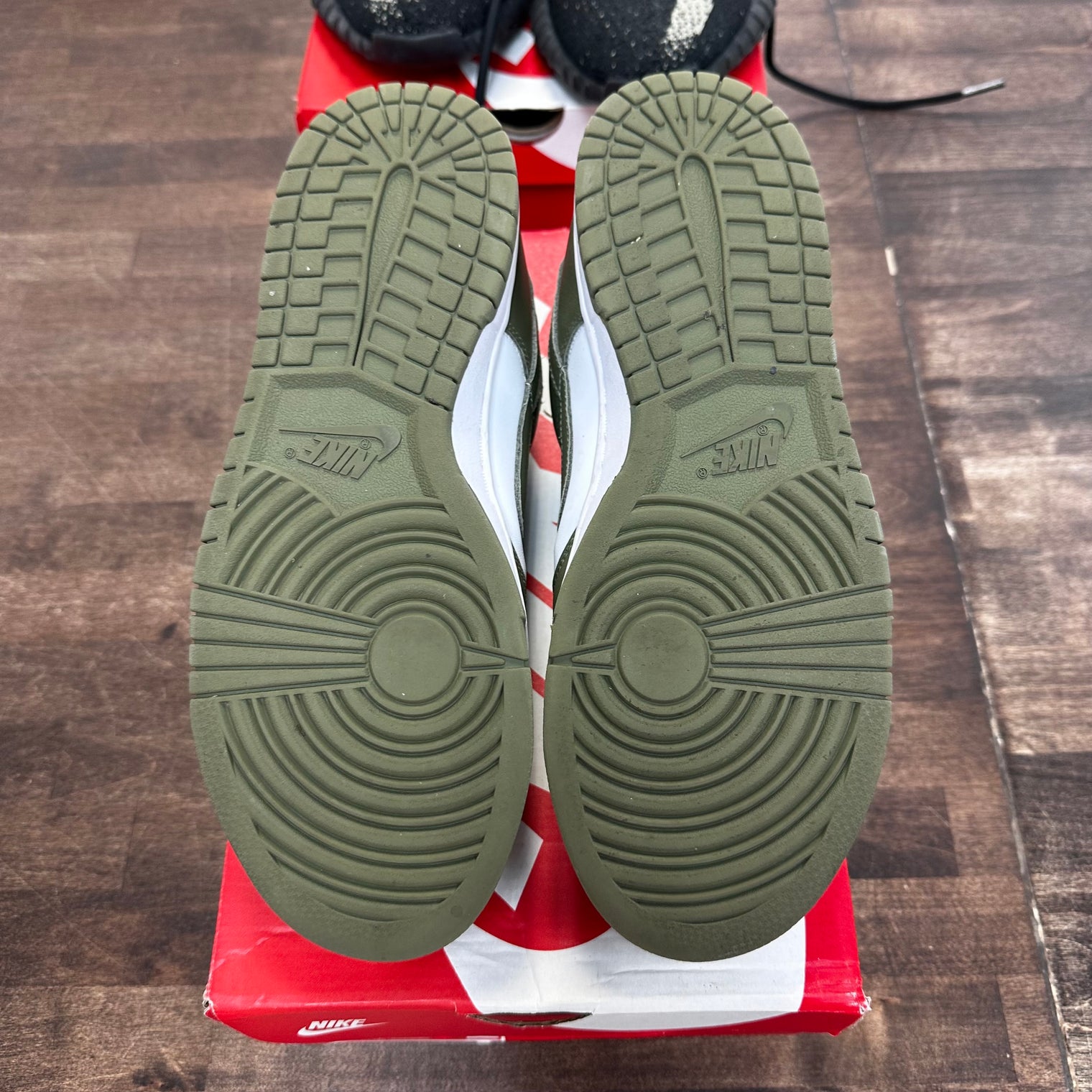 Olive Dunk Low (W) (USED)