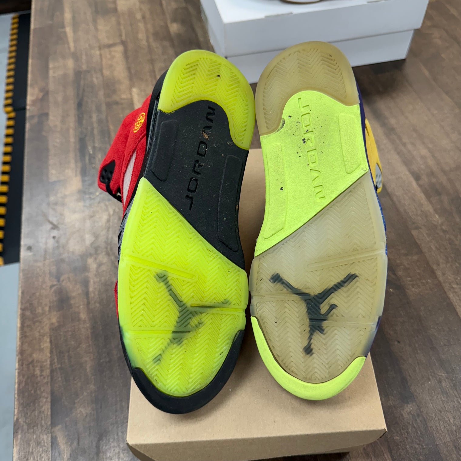 What the Jordan 5 Retro (USED,No Box)